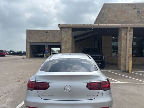 Used 2020 Mercedes-Benz GLC 300 4MATIC Coupe image 3