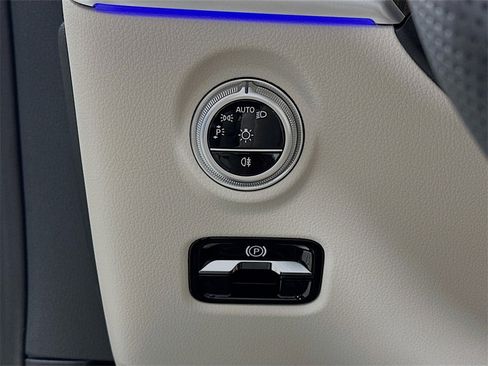 New 2026 Mercedes-Benz CLE 300 4MATIC Cabriolet image 10