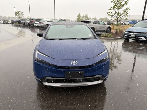 Used 2025 Toyota Prius XLE FWD image 2