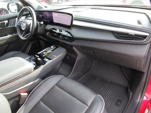 Used 2025 Buick Enclave Avenir w/ Super Cruise Package image 12