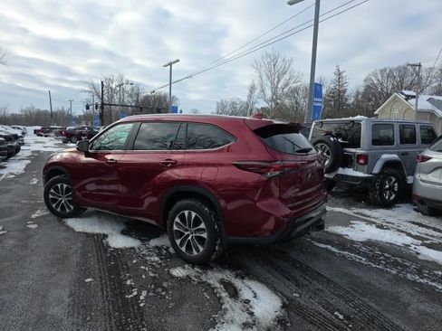 Used 2026 Toyota Highlander XLE image 18