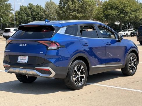 Used 2023 Kia Sportage EX AWD/4WD image 4