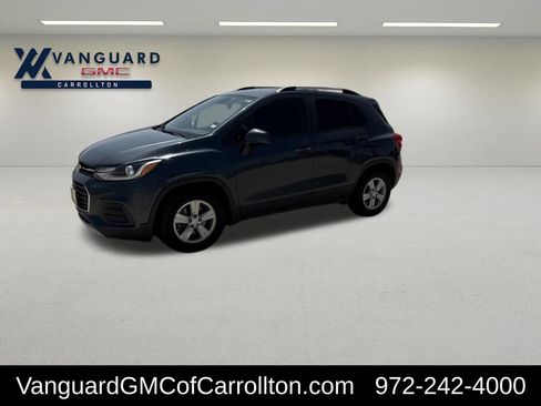 Used 2021 Chevrolet Trax LT w/ LT Convenience Package FWD image 1