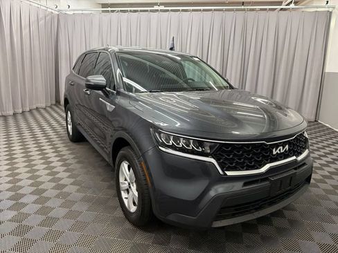 Certified 2023 Kia Sorento LX AWD/4WD image 4