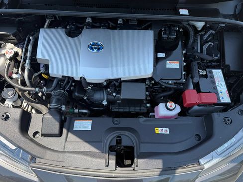 Used 2022 Toyota Prius LE FWD image 30