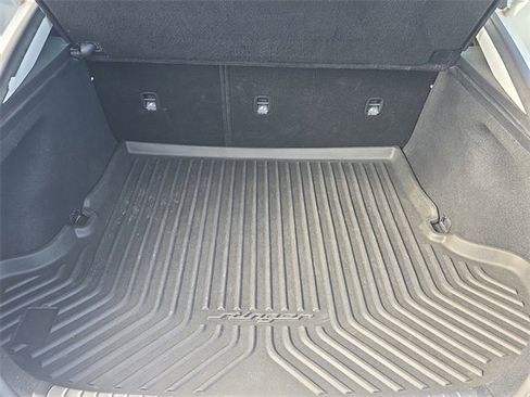 Used 2018 Kia Stinger Base image 7