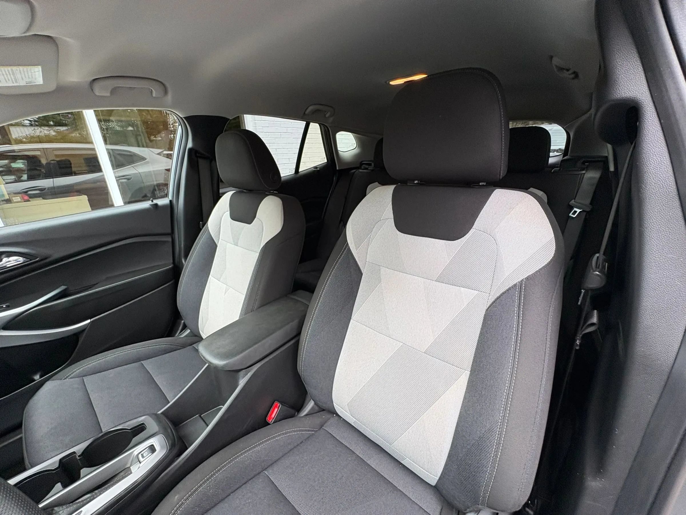 Used 2025 Chevrolet Trax LS w/ Driver Confidence Package FWD image 26
