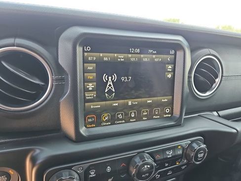 Used 2022 Jeep Wrangler Unlimited Sahara w/ Cold Weather Group AWD/4WD image 13