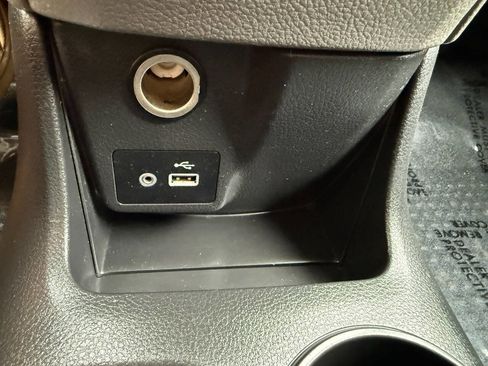 Used 2021 Nissan NV200 SV w/ Back Door Glass Package image 39