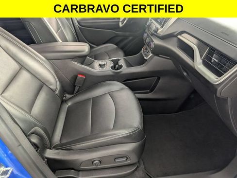 Certified 2024 GMC Terrain SLT FWD image 32