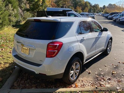 Used 2017 Chevrolet Equinox LS image 32