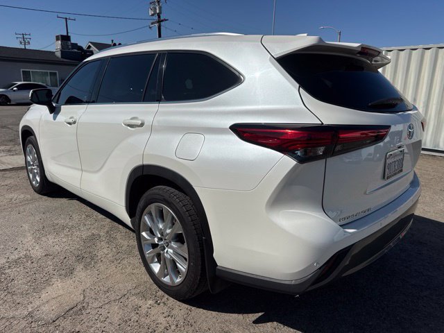 Used 2021 Toyota Highlander Limited FWD image 7