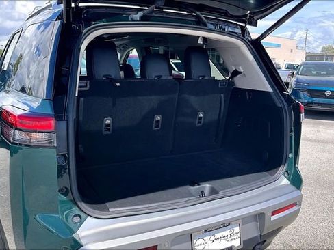 Certified 2025 Nissan Pathfinder SL w/ SL Premium Package image 34