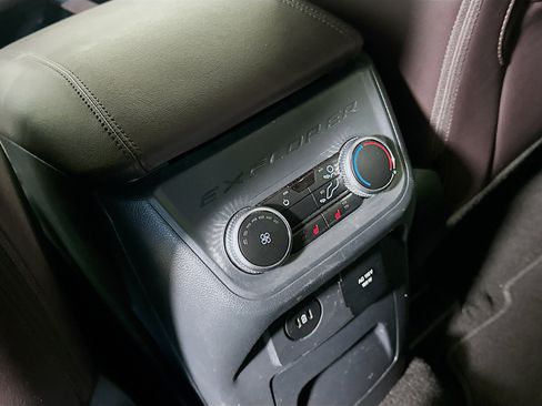 Used 2025 Ford Explorer Platinum w/ LUX Leather Package image 27