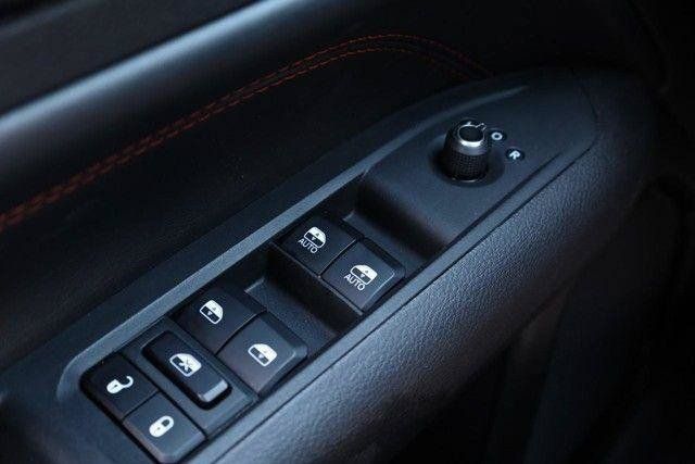 Used 2025 Jeep Compass Trailhawk AWD/4WD image 17