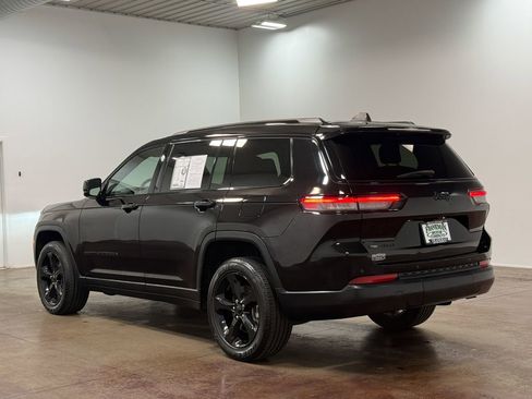 Used 2023 Jeep Grand Cherokee L Laredo image 27