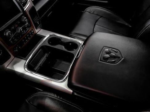 Used 2018 RAM 3500 Laramie w/ Convenience Group AWD/4WD image 29