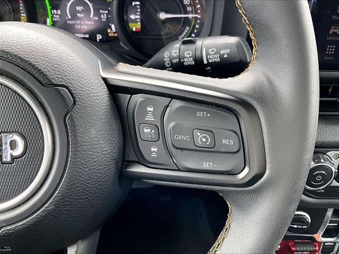 Used 2024 Jeep Wrangler Unlimited AWD/4WD image 24