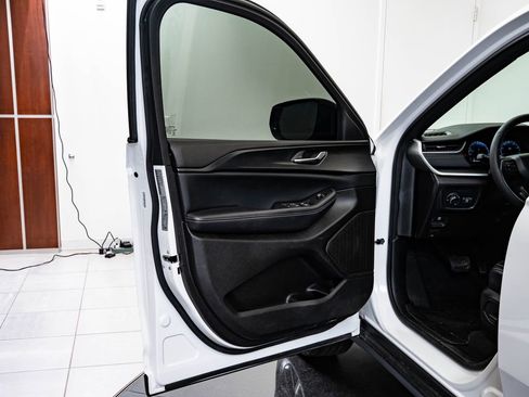 Used 2024 Jeep Grand Cherokee Altitude image 26