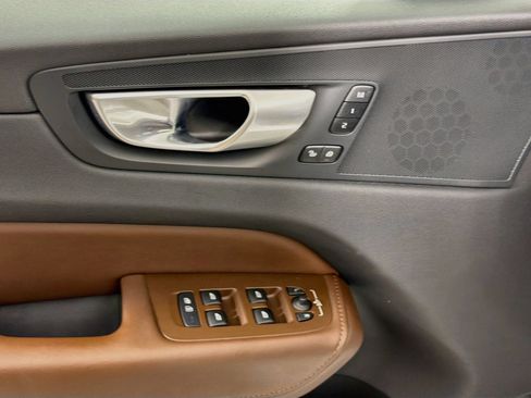 Certified 2024 Volvo XC60 B5 Plus w/ Protection Package Premier AWD/4WD image 19