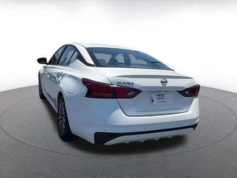 Used 2025 Nissan Altima 2.5 SV FWD image 9