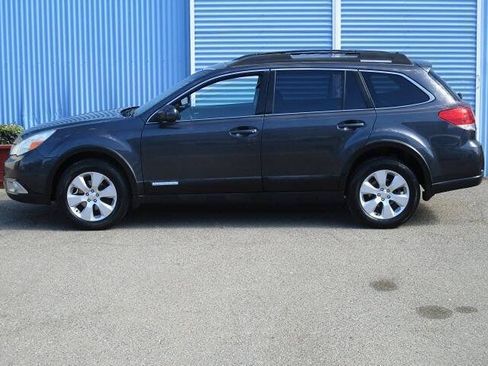 Used 2011 Subaru Outback 2.5i Limited AWD/4WD image 6