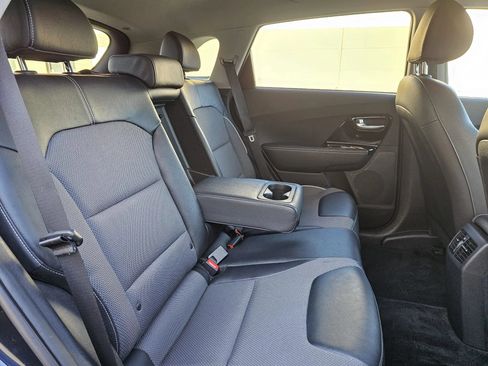 Used 2020 Kia Niro EX FWD image 15