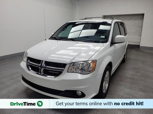Used 2018 Dodge Grand Caravan SXT image 1
