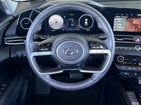 Used 2023 Hyundai Elantra SEL w/ Convenience Package FWD image 14