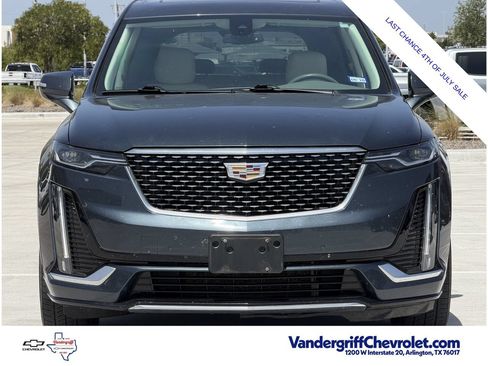 Used 2021 Cadillac XT6 Premium Luxury FWD image 8