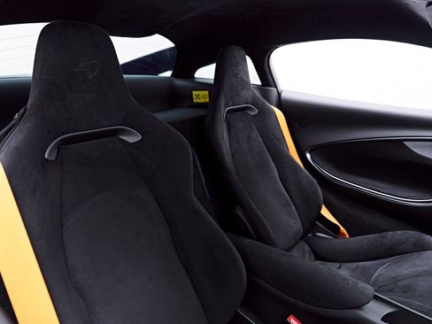 Used 2026 McLaren Artura RWD image 58