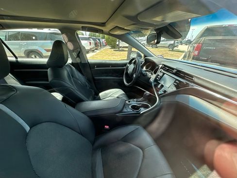 Used 2018 Toyota Camry XSE FWD image 9