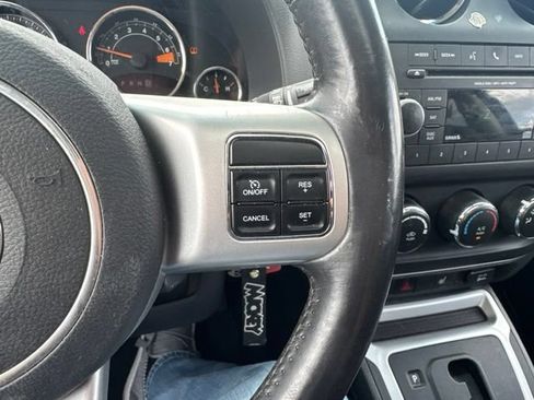 Used 2016 Jeep Compass Latitude w/ Sun/Sound Group AWD/4WD image 15