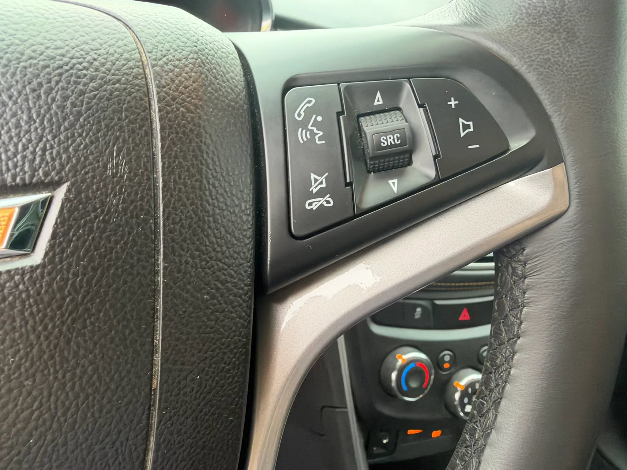 Used 2017 Chevrolet Trax LT w/ LT Convenience Package FWD image 15