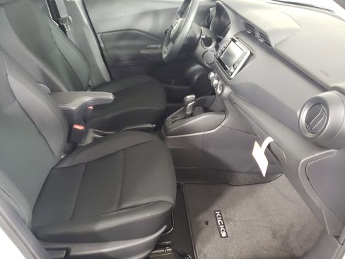 New 2025 Nissan Kicks Play S image 13