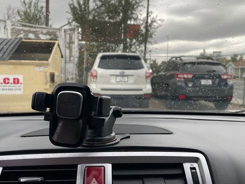 Used 2017 Subaru Outback 2.5i Premium image 16