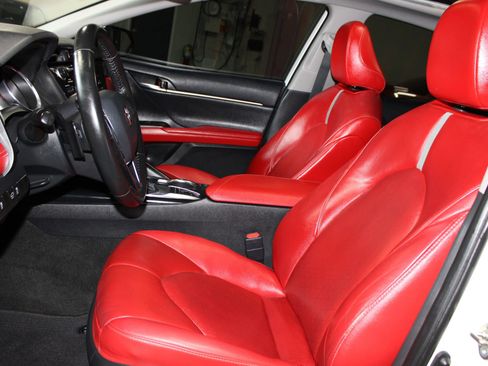 Used 2020 Toyota Camry XSE FWD image 23
