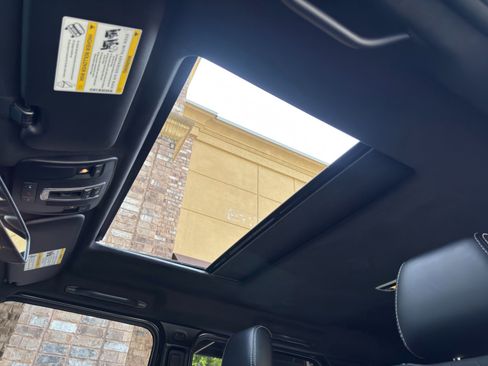 Used 2018 Mercedes-Benz G 550 Squared image 12