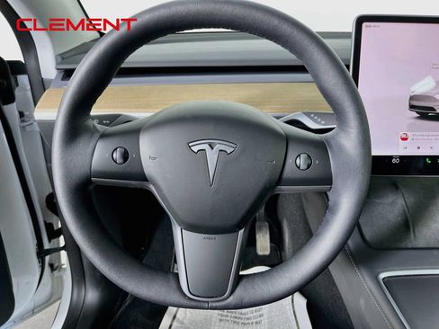 Used 2023 Tesla Model Y Long Range AWD/4WD image 12