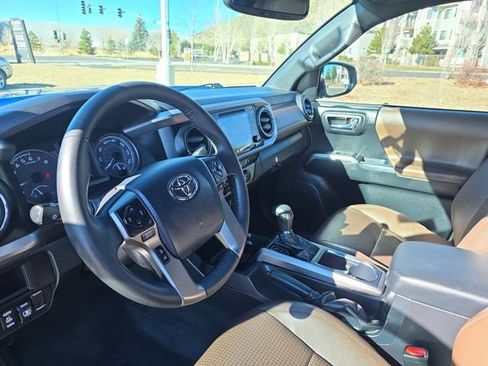 Used 2017 Toyota Tacoma Limited image 13