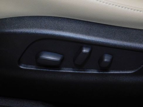 Used 2024 Cadillac XT4 Luxury w/ Cold Weather Package image 36