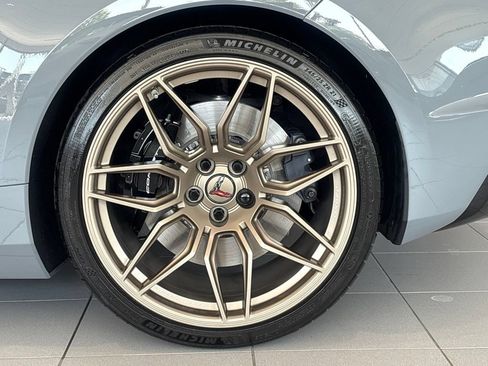 Used 2025 Chevrolet Corvette Z06 RWD image 14