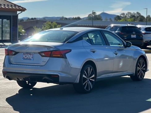 Used 2022 Nissan Altima 2.5 SR AWD/4WD image 3