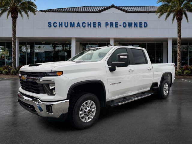 Used 2025 Chevrolet Silverado 2500 LT w/ Convenience Package AWD/4WD image 3