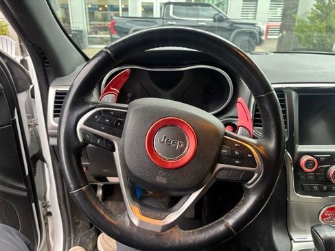 Used 2017 Jeep Grand Cherokee Altitude AWD/4WD image 4