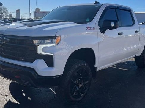 Used 2025 Chevrolet Silverado 1500 LT Trail Boss w/ Convenience Package II image 4