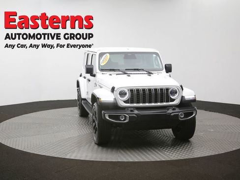 Used 2025 Jeep Wrangler Unlimited Sahara AWD/4WD image 47