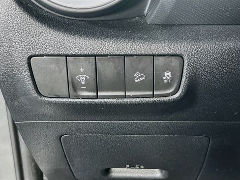 Used 2023 Hyundai Kona SE image 10