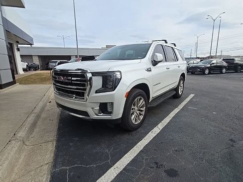Used 2021 GMC Yukon SLT w/ SLT Luxury Plus Package image 2