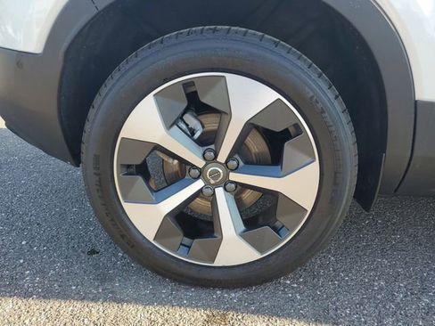 Used 2026 Volvo XC40 B5 Plus AWD/4WD image 5